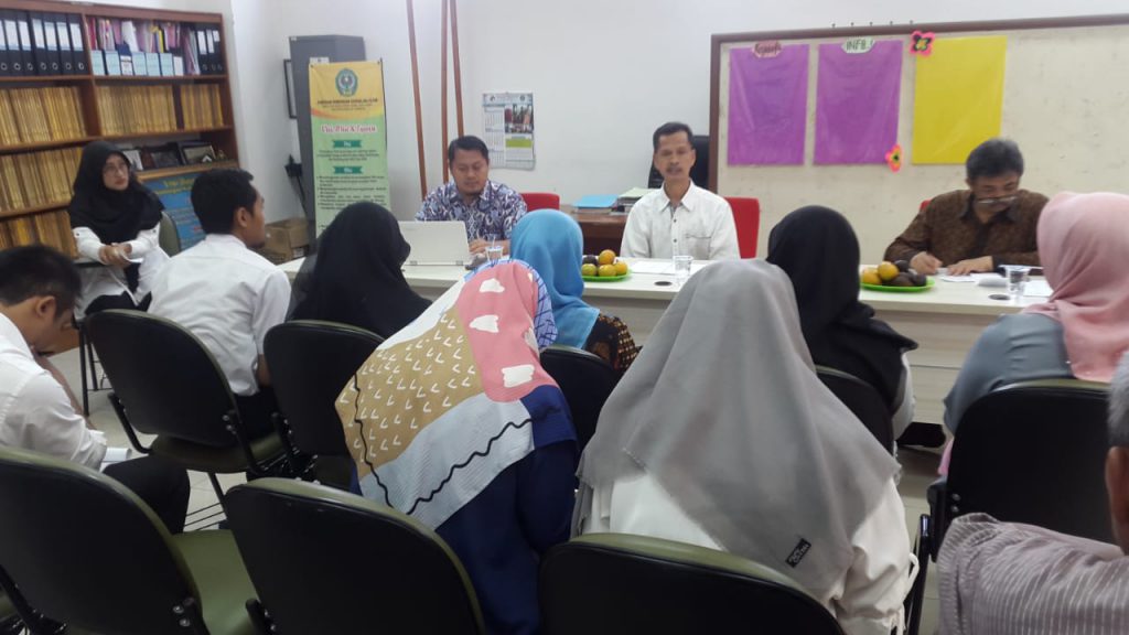 Suasana Rapat Dosen Jurusan BKI